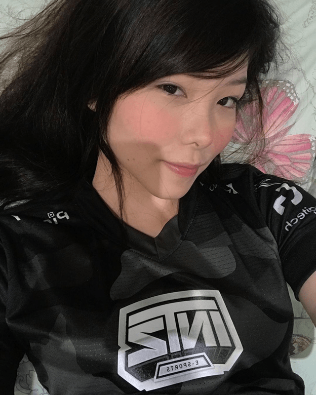 League of Legends: INTZ E-sports unexpectedly introduces the Support Mayumi - Hotgirl of League of Legends 6