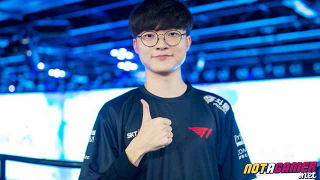 League of Legends: Faker reaction to hearing others talk about 18+ 1