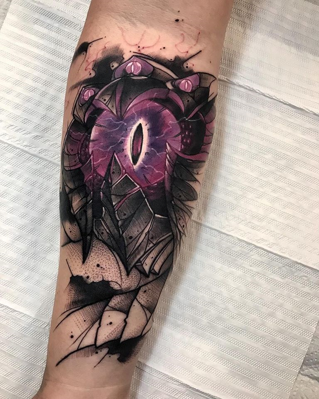 When League of Legends players show affection for Riot Games by tattooing champions on their hands 9