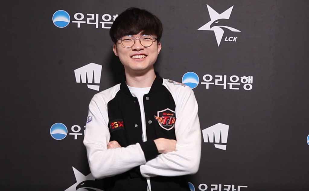Faker's speed of checking map