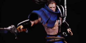 A player who hates Yasuo made a very beautiful Yasuo figure and smashed it 10