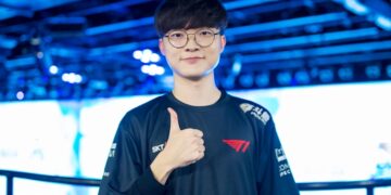 League of Legends: T1 calls for fan' support to help Faker winning the Esports Personality of The Year 8