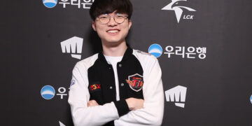 Faker was too charming that 3 Kpop stars became fans of him 6