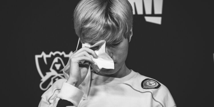 Deft Shedded Tears After DragonX Lost Against Damwon 1