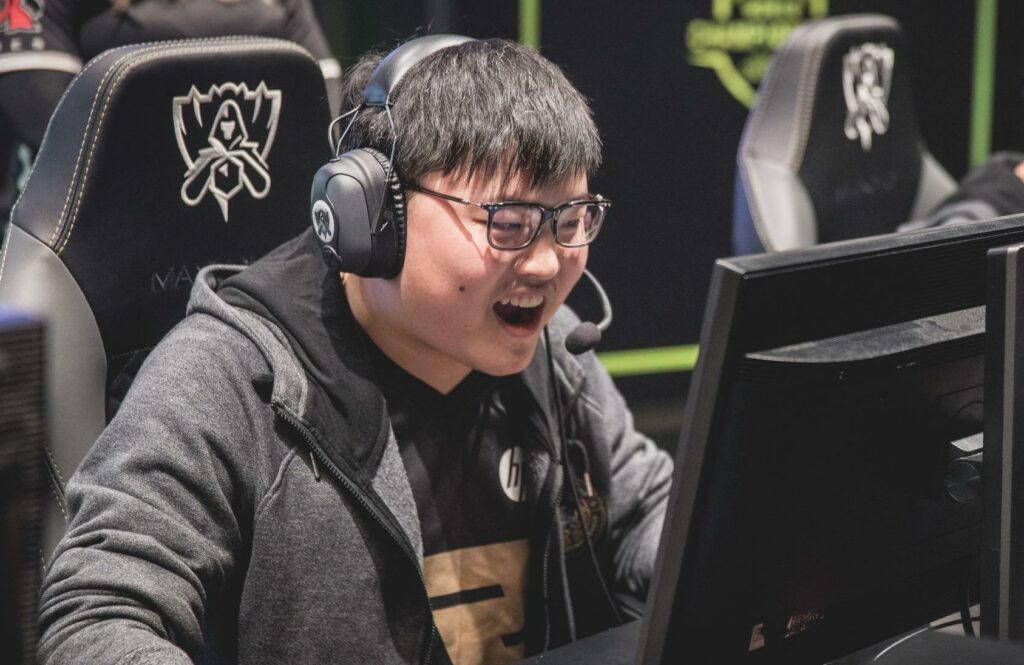 Uzi reveals his desire to return to professional play in the future 1