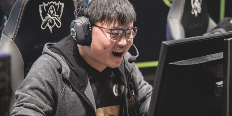 Uzi reveals his desire to return to professional play in the future 1