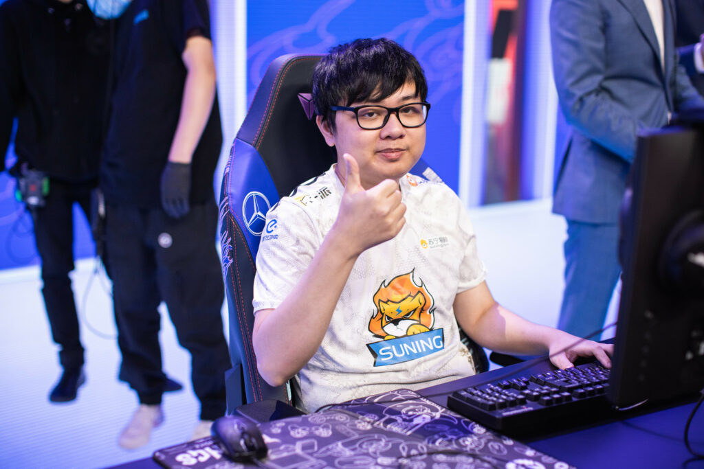 How did Sofm get 300 Vision Scores in an LPL match? 2