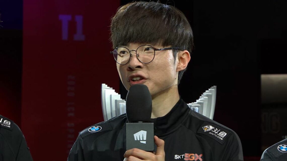 Faker explains the risk of talking during pause time at an LCK match ...