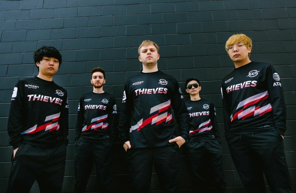 After winning the LCS Championship, 100 Thieves player called Faker a "fanboy" 10