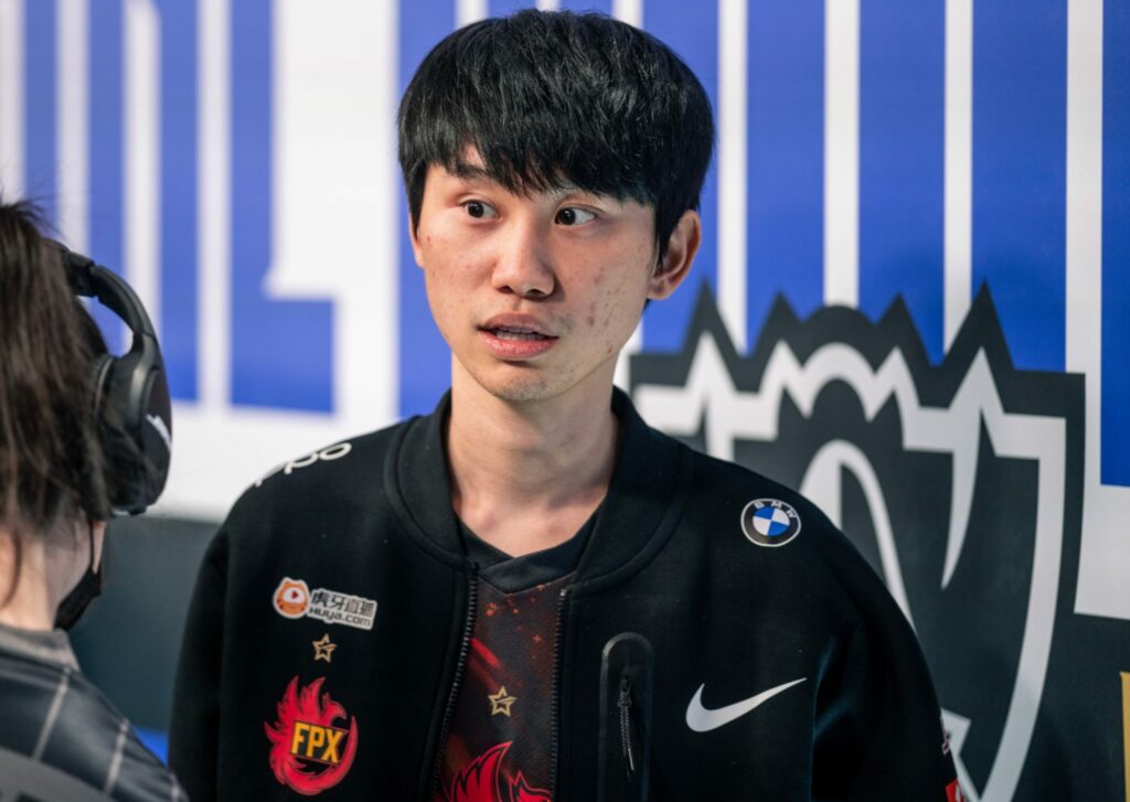 How FunPlus Phoenix "2019 World Champion" loses at this year Worlds 12
