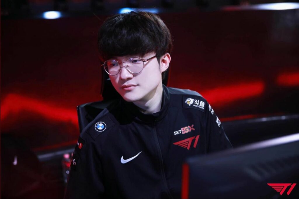 Faker played Soraka Mid and it is insane 21