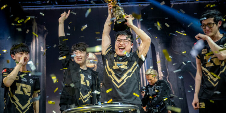 Uzi - The Chinese legendary ADC player to take "indefinite" break from Pro Play 1