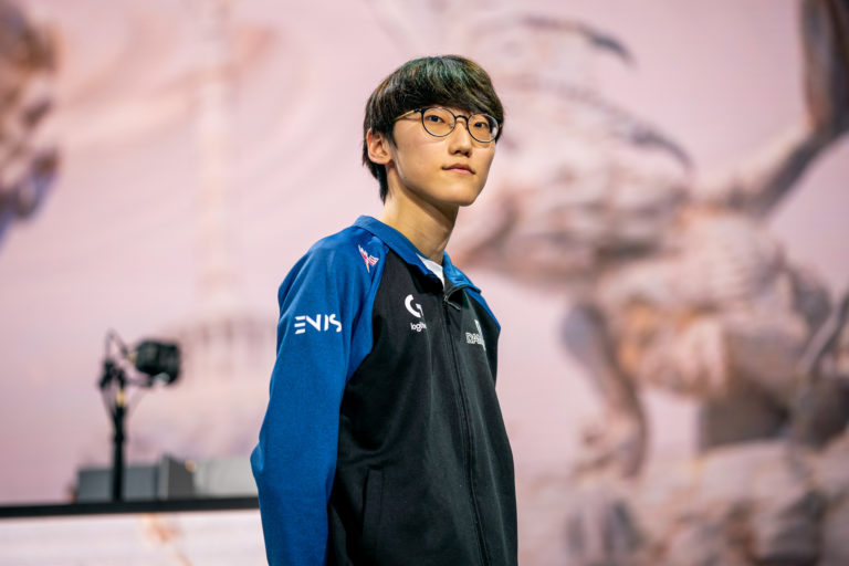 Dade Award - Reward for the worst player in League of Legends? 1