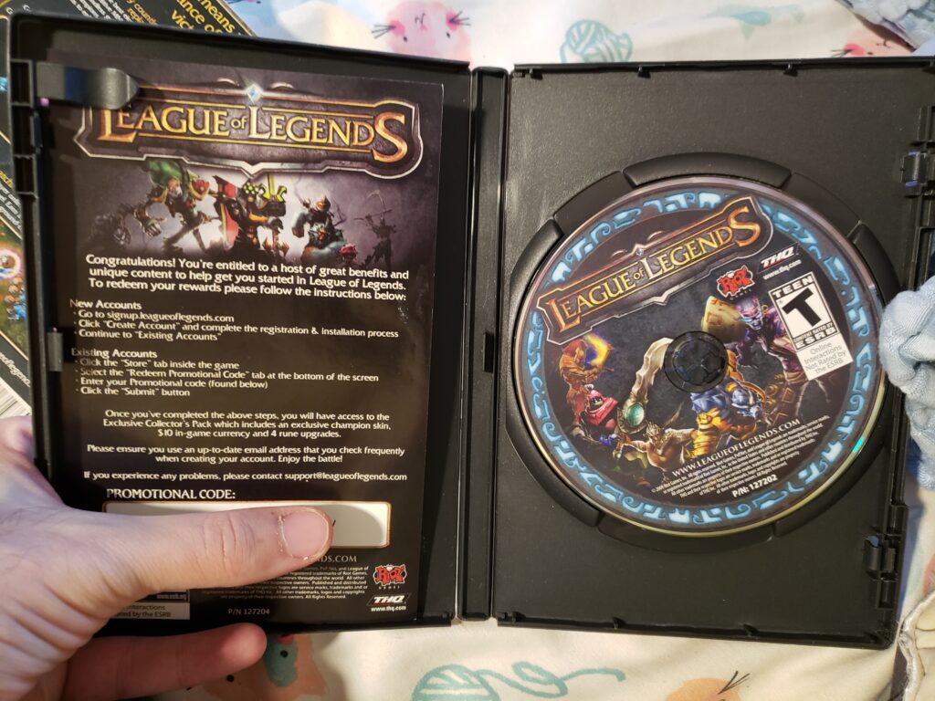 A 13-year-old CD ROM of LoL reminds us of the old days... 3