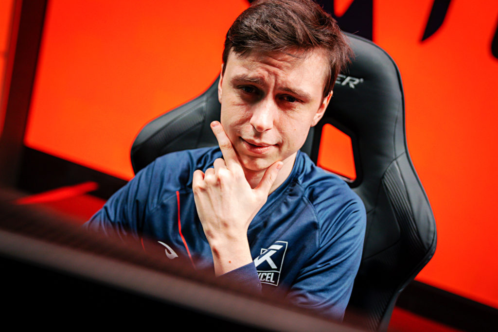 Caedrel ranks Worlds 2022 teams and Top 5 players in each role, predicts surprising winners 4